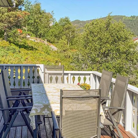 3 Bedroom Front In