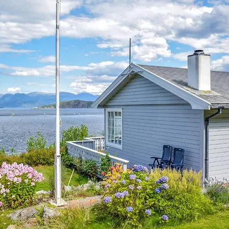 3 Bedroom Front In Holiday home Jondal